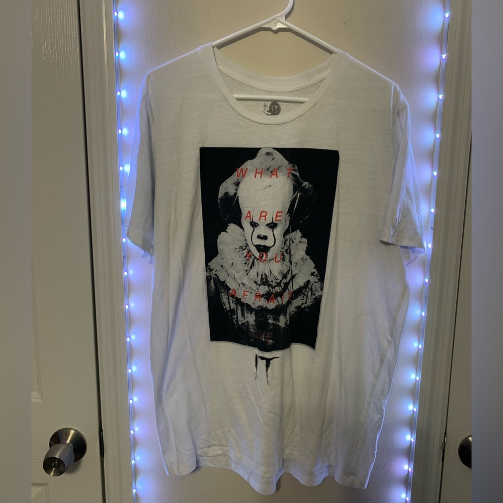 Juniors XL IT promo tshirt What are you afraid of?